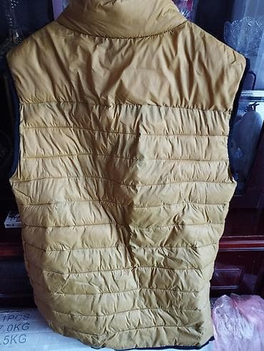 Bershka Menswear kişi jileti - Model: yastı tikişli, quilted jilet - — 1