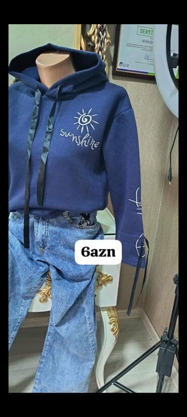 sifon koynekler: Zərif ziyafət geyimləri dəsti 1) Yaşıl maxi don - Dərin V-yaxa, ön — 11