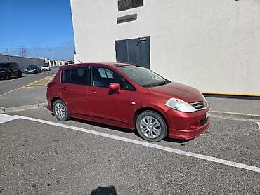 Nissan Tiida: 1.5 l | 2011 il Hetçbek