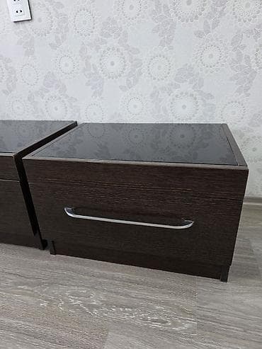 Tünd qəhvəyi rəngdə, müasir dizaynlı tumbalar (2 ədəd). - Material