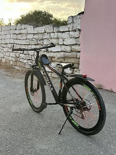 sumka kişi: Salam hec bir pırablemi yoxdu üstünde led işıqları var sunkası led — 8