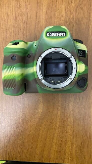 Videokameralar: Canon 6d mark 2 - Probeqi 38 . Üzərində 2 ədəd orginal baterayası 1 — 6