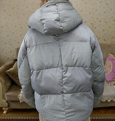 kurtka deri: Qadınlar üçün qışlıq pufik gödəkçə – boz/gümüşü rəng - Model: qısa — 2