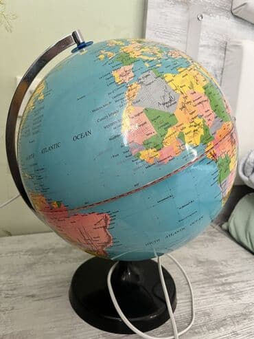 İşıqlı qlobus – masaüstü - Klassik siyasi xəritə: ölkələr
