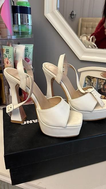 Qadın platforma sandaletləri - Rəng: ağ/ivori - Model: açıq burunlu