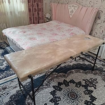 Konteynerlər: Metal paltar asqısı və qatlanan masaj/estetik masası dəsti - Geyim — 4