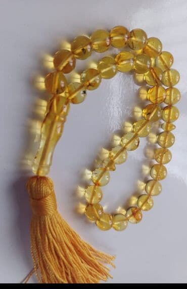 yun koftalar: Təsbeh – kiçik kəhrəba muncuqlu, şəffaf limon tonlarda.Bütöv — 10