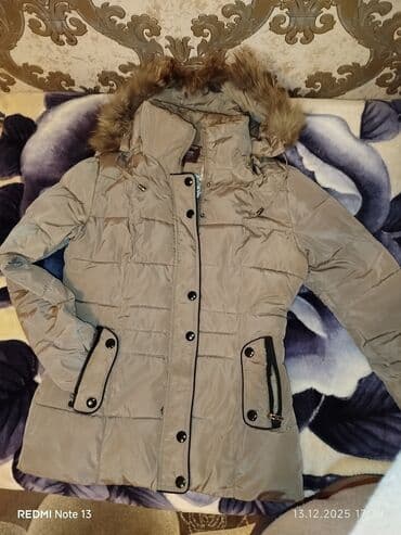 kurtka fasonlari: Qadın qış gödəkçəsi - Rəng: bej - Model: qapüşonlu, süni kürklü — 1