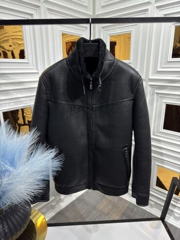 Qara rəngli kişi dəri gödəkçə - Model: yüksək yaxalı, klassik düz