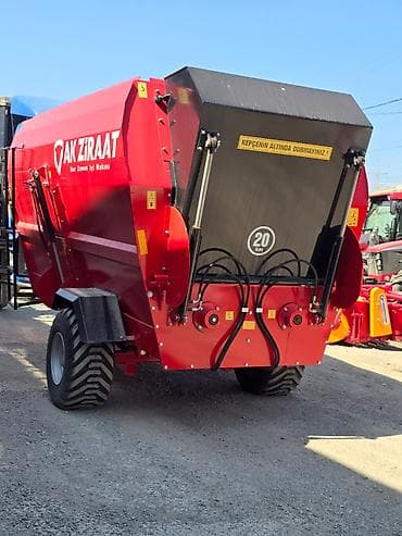 traktor starter: Tiremix Y-12 yem qarışdırıcı və paylayıcı qoşqu - Brend/model: Ak — 4