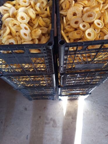 Ət və dəniz məhsulları: Qurudulmuş alma halqaları Qiymət 1kloqramı 9 manat. Yarım kiloluq — 2