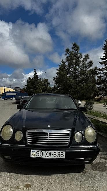 mersedes sükanı: Mercedes-Benz E-Class: 2.4 l | 1998 il Sedan — 4