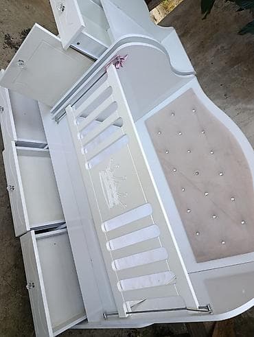 matras islenmis: Oğlan və qız üçün, İşlənmiş, Dördbucaq, Beşik, Matras ilə, Yellənmə mexanizmsiz — 9
