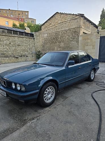 ford 8 1: BMW 5 series: 2.5 l | 1988 il Sedan — 3