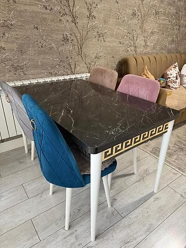 *Sada* açılan masa desti 5 oturacaqla 350 AZN 1150 AZN alınıb ünvan