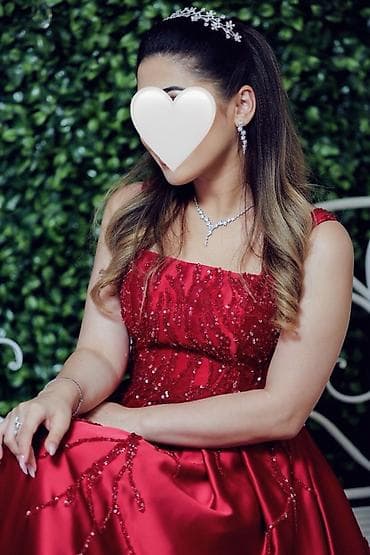 halqa sirgalar: Qırmızı ziyafət/libas - Model: A-kəsimli, ətəyi quyruqlu uzun ziyafət — 1