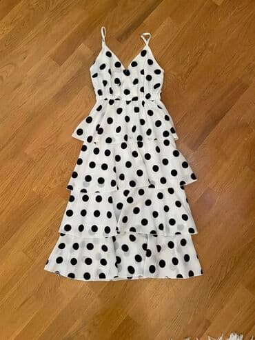 женские платья из вискозы: Qadın geyimləri dəsti – 4 ədəd paltar 1) Ağ-qara xallı yay paltarı - — 1