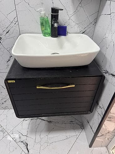 шкафчик в ванную комнату: Hamam üçün asma mebel dəsti 2 si 100 azn Tərkib: - Kvadrat formalı — 5