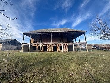 Satılır: Böyük həyətyanı torpaq sahəsi və kənd evi - Geniş