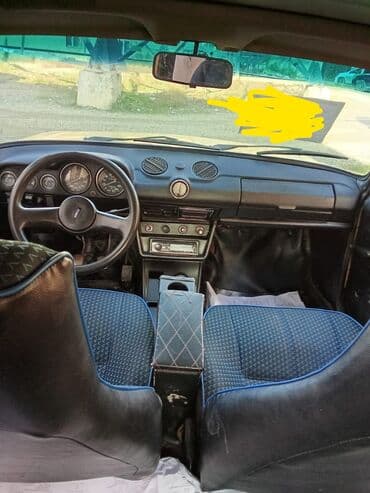 maşınlar avtomobil: VAZ 2106 sedan - Kuzov: klassik 4 qapılı sedan, sarı rəng. - Mühərrik — 7