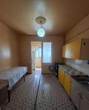 kiray: Elani oxu sora yaz 9 cu mikra rayonda 9/2 de 3 otaq 70 kv orta temirli — 2