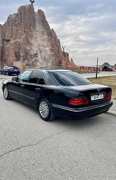 range rover satisi: Təcili satılır. Maşın ideal vəziyyətdədir. Taksidə qətiyyən — 3