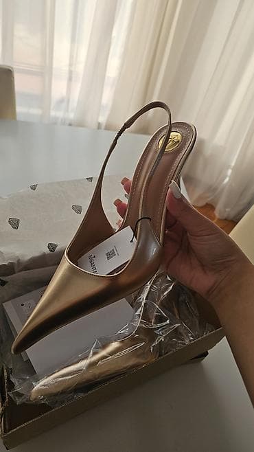 mini etek: Qızılı rəngli qadın stiletto ayaqqabı – slingback model - Brend — 4
