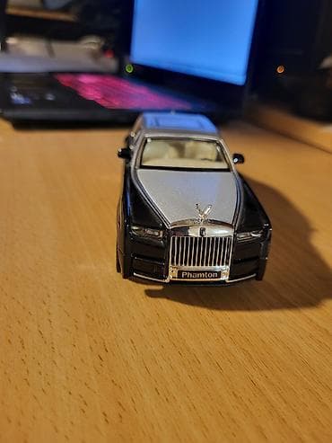 Rolls Royce Phantom 1:28 Masaüstü kolleksiya modeli - Metal korpus - — 2