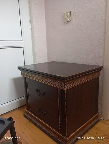 Klassik tərzli tək nəfərlik tumbə/komod - Material: ağac əsaslı lövhə