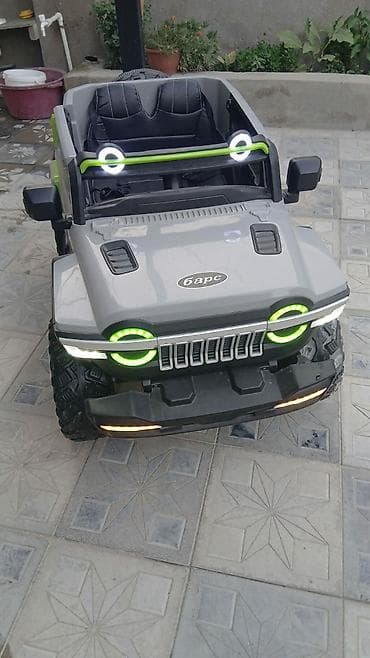 Salam aeroport bine. atclqda yerlewr .Uşaq üçün elektrikli minik