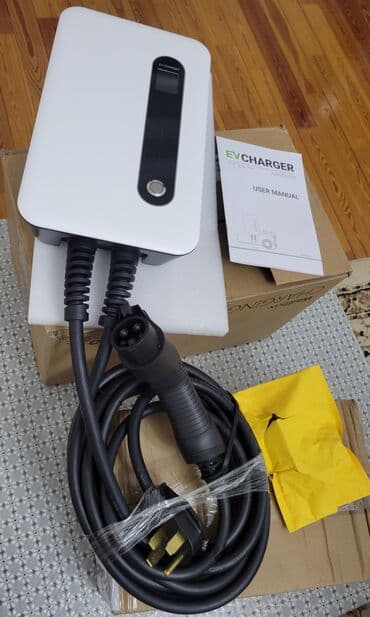 Elektromobillərin evdə şarj etmək üçün adaptor satılır. Tam yenidi