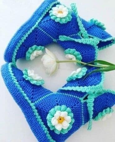 qadınlar üçün toxunma beretlər: Bezekli corablar sifarisle toxunur — 5