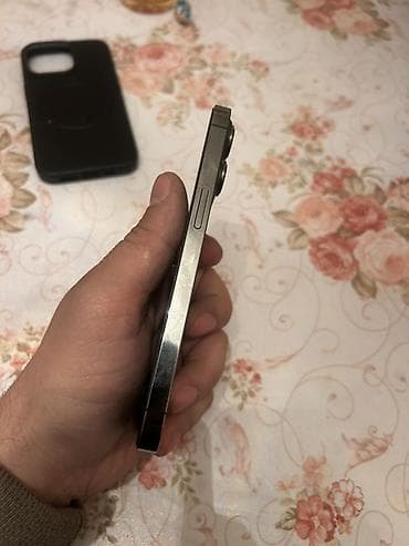 iphone 5 plus: IPhone 15 Pro, Face ID — 4