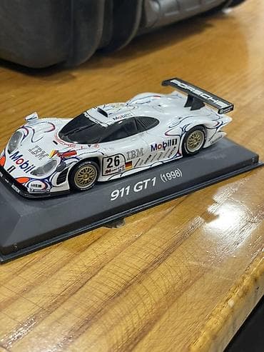 şahmat saat: Porsche, 1998 il, 1:43 — 3