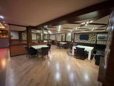 kirayə restoranlar: İçəri şəhər metrosunun yaxınlığında, 360 kv sahəsi olan (yarızirzəmi — 5