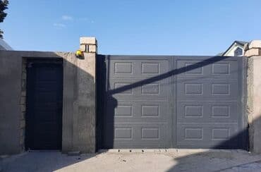 чугунная ванна продать: Naxışlı, qara rəngli ikiqapılı dəmir darvaza, üstündə və qapılarında — 9