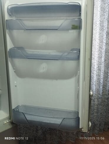 Separatorlar: İki qapılı soyuducu (üstü soyuducu bölmə, altda dondurucu) — 4