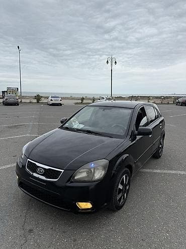 avtobus satilir: Kia Rio: 1.4 l | 2009 il Hetçbek — 3
