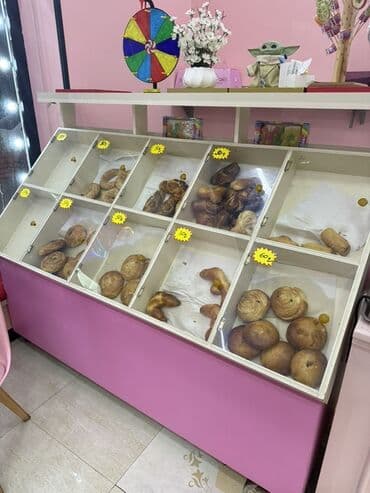 kişmişli bulka: Tecili satılır. ? Sirniyyat ucun quru vitrin satilir. Olcusu — 1