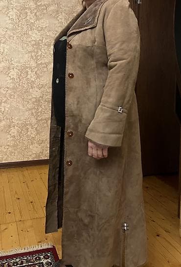 kişi palto: Uzun qadın palto – süet görünümlü, isti tüklü içlikli - Rəng: açıq — 1