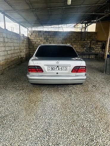 volkswagen polo 1: Mercedes-Benz E 240: 2.4 л | Седан — 7