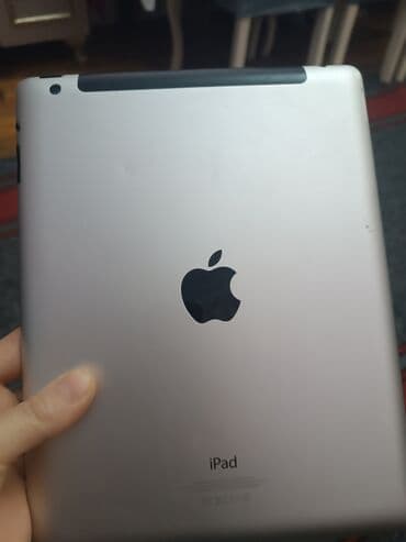 ipad 3: Ayfon. 4. islənmis şüşəsi cartdax .cat oldugna gorə sensirdə — 1