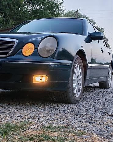 opel vectra a: Mercedes-Benz E 240: 2.4 l | 2000 il Sedan — 3