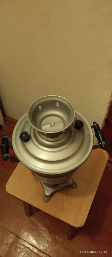 Баки: Toknan isleyen,70 ci illerin samovaridi, 100azn — 2