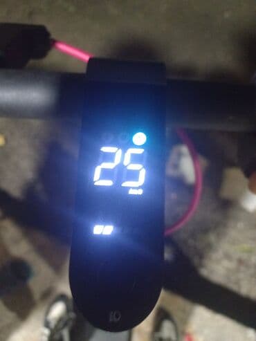 Elektrik skuter - Rəqəmsal LED displey: sürət km/saat ilə göstərilir
