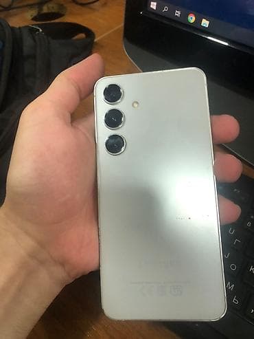 samsung flip 3: Samsung Galaxy S24, 256 GB, rəng - Bej — 2