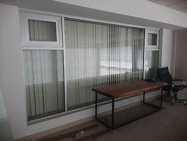 any unboxing ofis: PVC pəncərə-partisiya, ofis mebeli və taxta/kontrplak lövhələr – bir — 1