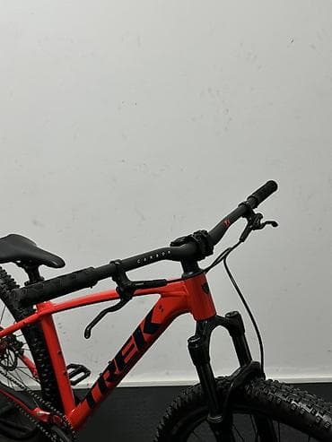 mtb trek: Trek hardtail dağ velosipedi - Çərçivə: Alüminium, qırmızı rəng — 2