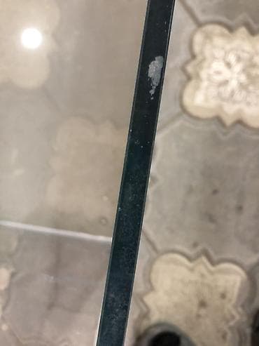 akva ayaqabılar: Şüşə akvarium - Material: qalın, şəffaf şüşə (yapışdırma xətləri — 3