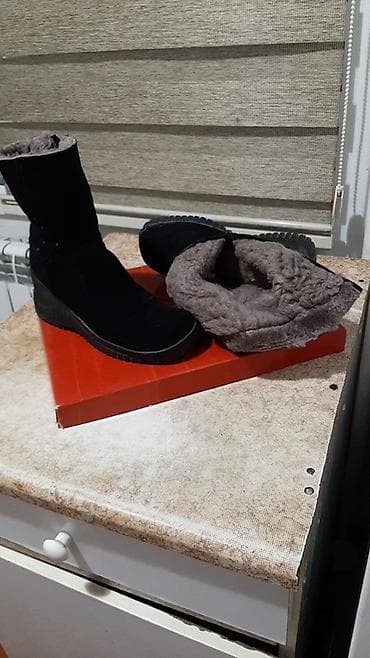 Çəkmələr: Qadın qış çəkmələri - Rəng: qara - Material: zamşa tipli üst hissə - — 1